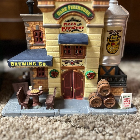 Olde Firehouse Pizza & Brewery Lighted Building - Picture 2 of 5